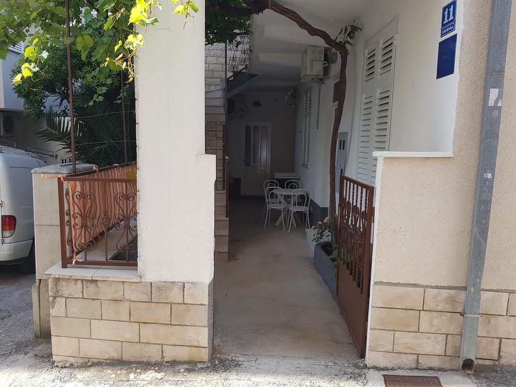 Apartments Center Baška Voda Exteriör bild